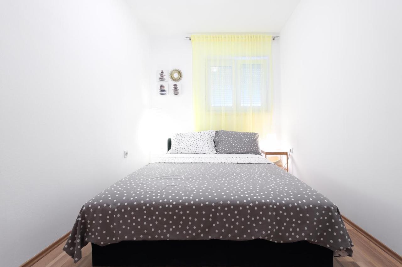 Apartman Don Pag Town Exteriör bild